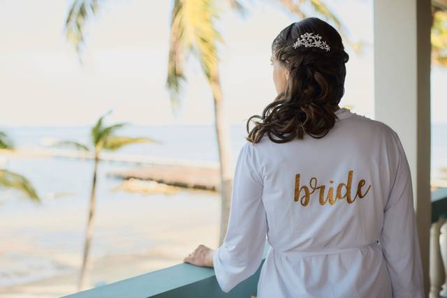 Bride-to-be with Paradise View