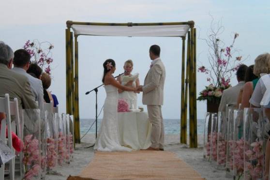 ArcDivine.com :: Miami Acrylic Chuppah Wedding Canopy Arch Rental Plastic Clear Glass