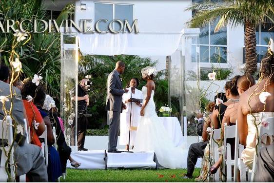 ArcDivine.com :: Miami Acrylic Chuppah Wedding Canopy Arch Rental Plastic Clear Glass