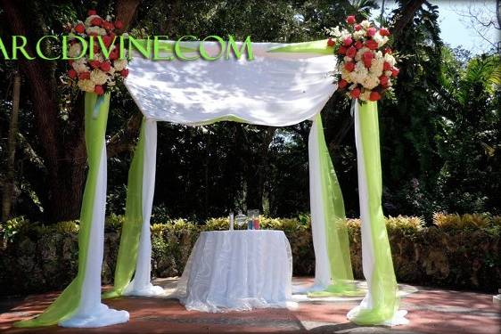 ArcDivine.com :: Miami Acrylic Chuppah Wedding Canopy Arch Rental Plastic Clear Glass