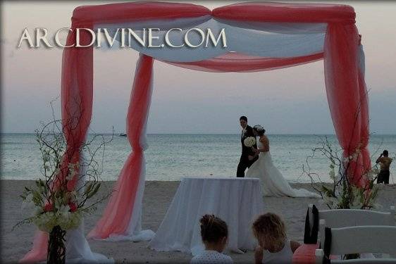 ArcDivine.com :: Miami Acrylic Chuppah Wedding Canopy Arch Rental Plastic Clear Glass