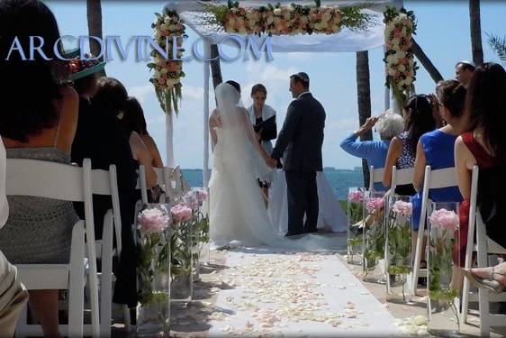 ArcDivine.com :: Miami Acrylic Chuppah Wedding Canopy Arch Rental Plastic Clear Glass