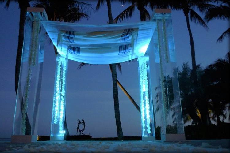 ArcDivine.com :: Miami Acrylic Chuppah Wedding Canopy Arch Rental Plastic Clear Glass