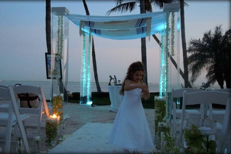 ArcDivine.com :: Miami Acrylic Chuppah Wedding Canopy Arch Rental Plastic Clear Glass