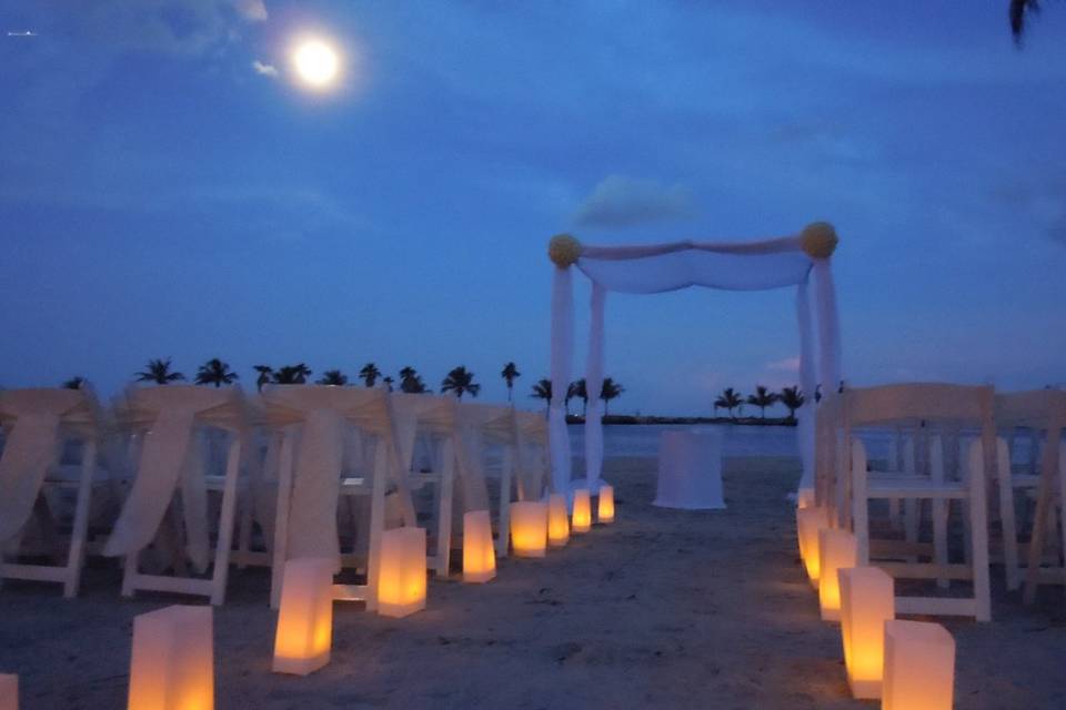 ArcDivine.com :: Miami Acrylic Chuppah Wedding Canopy Arch Rental Plastic Clear Glass