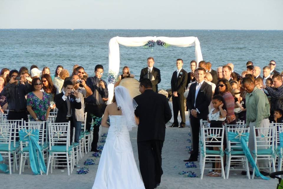 ArcDivine.com :: Miami Acrylic Chuppah Wedding Canopy Arch Rental Plastic Clear Glass