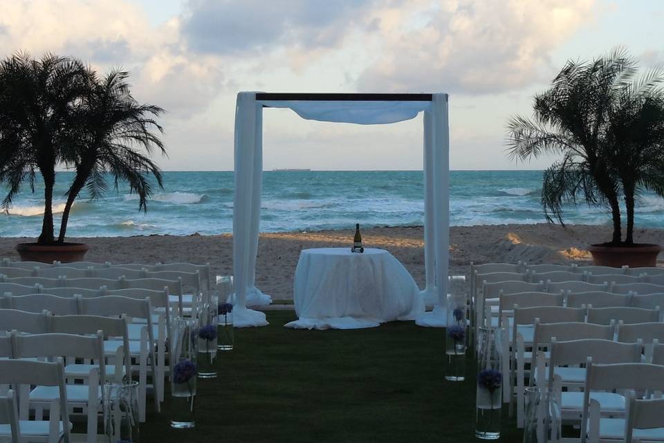 ArcDivine.com :: Miami Acrylic Chuppah Wedding Canopy Arch Rental Plastic Clear Glass