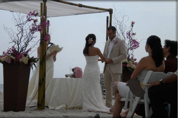 ArcDivine.com :: Miami Acrylic Chuppah Wedding Canopy Arch Rental Plastic Clear Glass