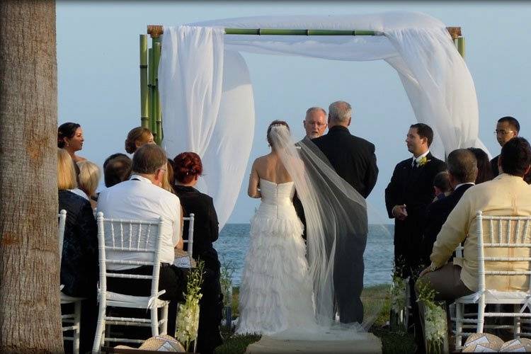 ArcDivine.com :: Miami Acrylic Chuppah Wedding Canopy Arch Rental Plastic Clear Glass