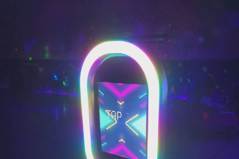 Manic 360 Photobooths  (4)
