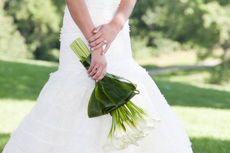 Outdoor spring wedding, venue was the Omaha Country Club with an outdoor Wedding Ceremony.