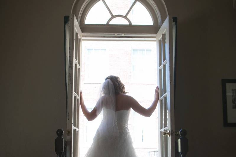 The Bridal Suite at the historic Magnolia Hotel in downtown Omaha was an all time favorite location for photos of the brides gown,details, bride and bridesmaids hanging out before the ceremony and a great wedding party gathering for cocktails following the ceremony.