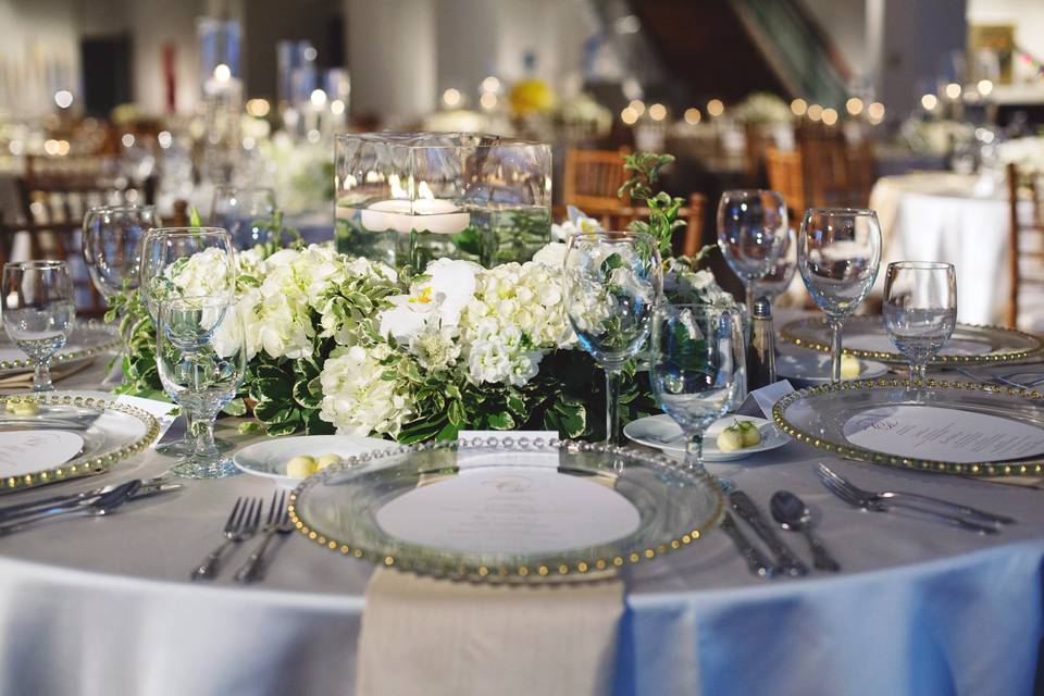 Table setting with centerpiece