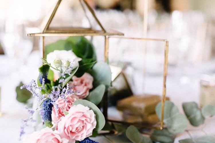 Gold centerpieces