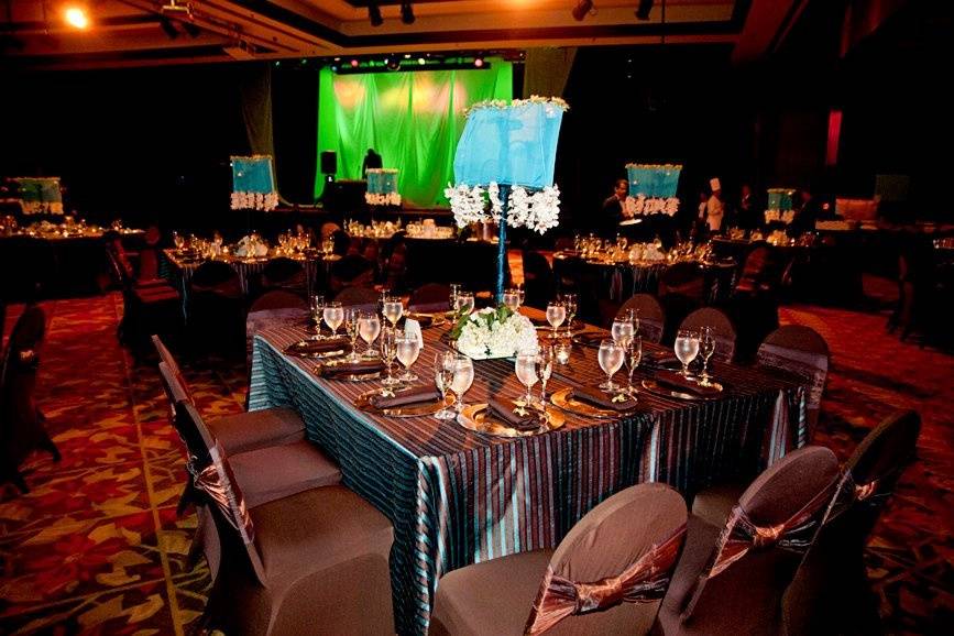 Table set-up with centerpiece