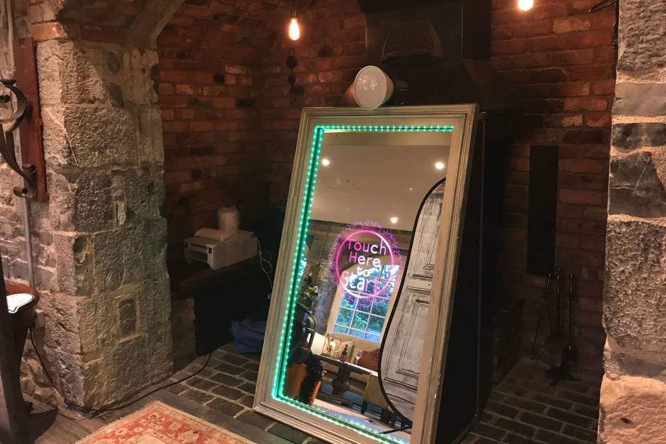 Magic Mirror / Flipbook Photo Booth