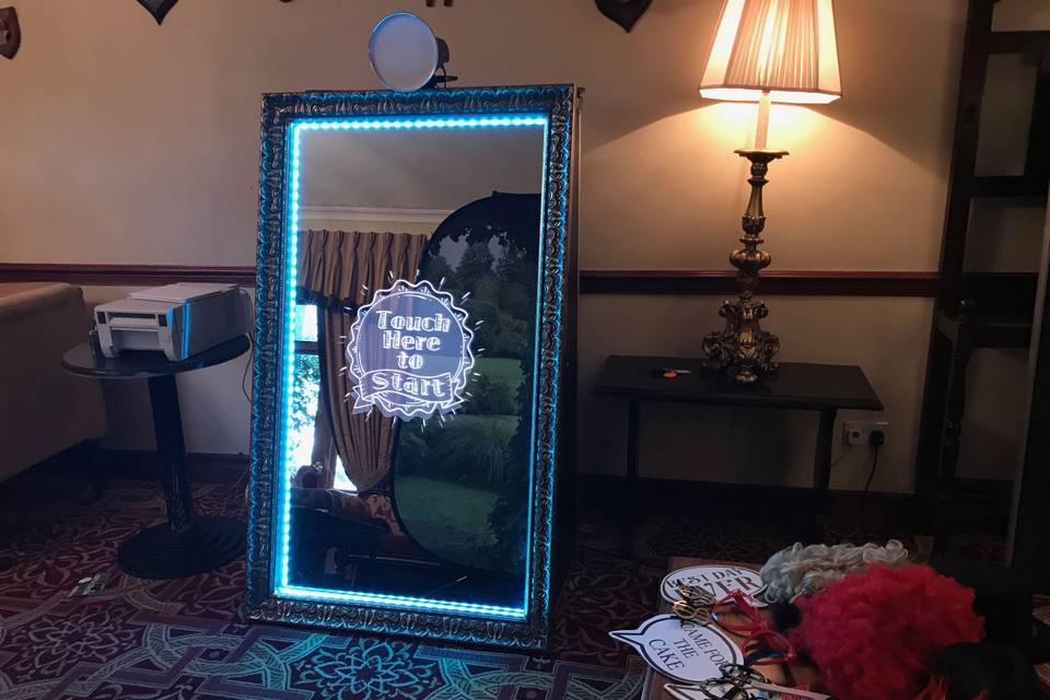 Magic Mirror / Flipbook Photo Booth