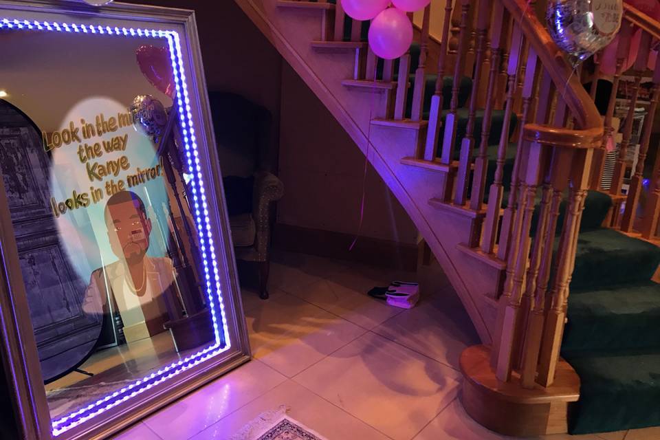 Magic Mirror / Flipbook Photo Booth