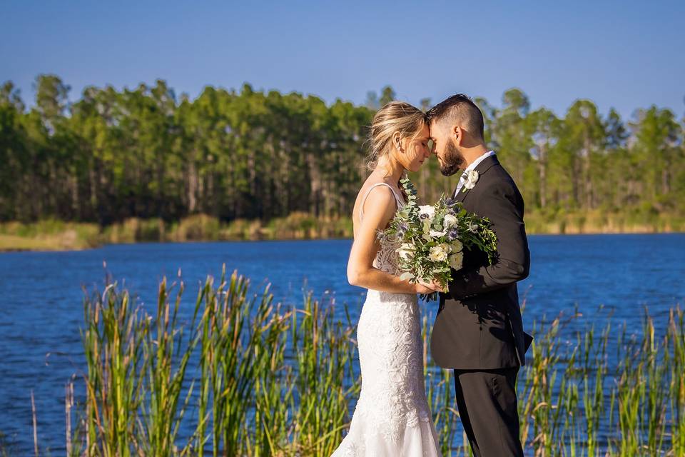 Wedding by the lake