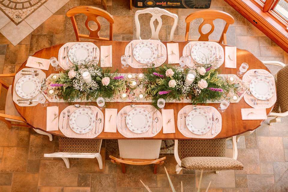 Reception table place-setting