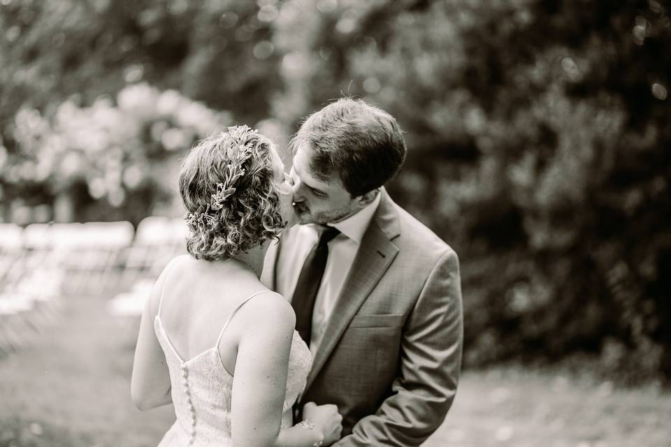 Couple share first kiss