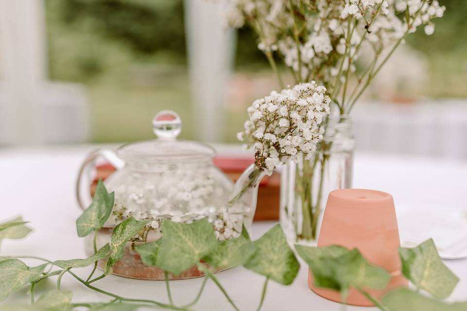 Tea pot table display