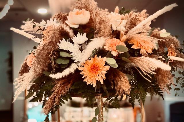 A Beautiful Day Évent Florals & Decor