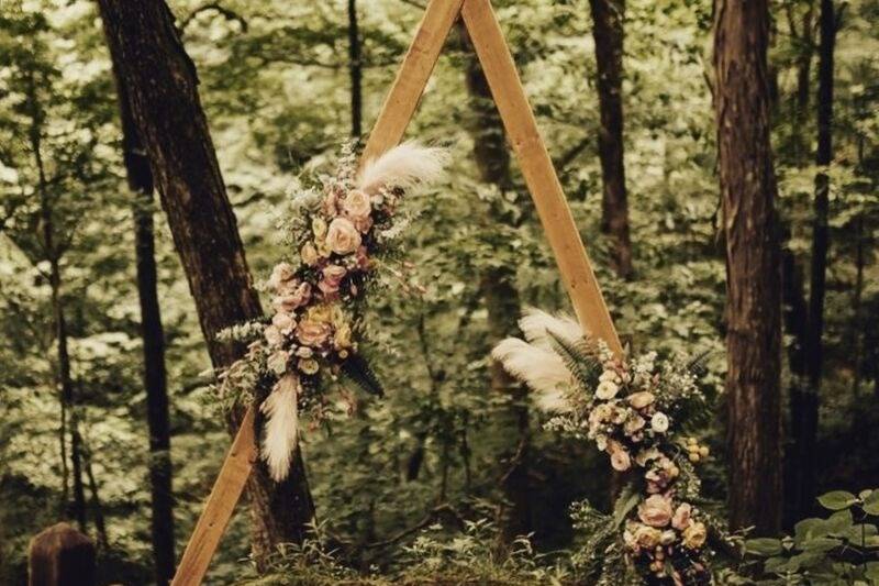 A Beautiful Day Évent Florals & Decor