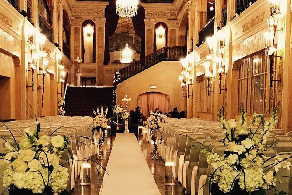 A Beautiful Day Évent Florals & Decor