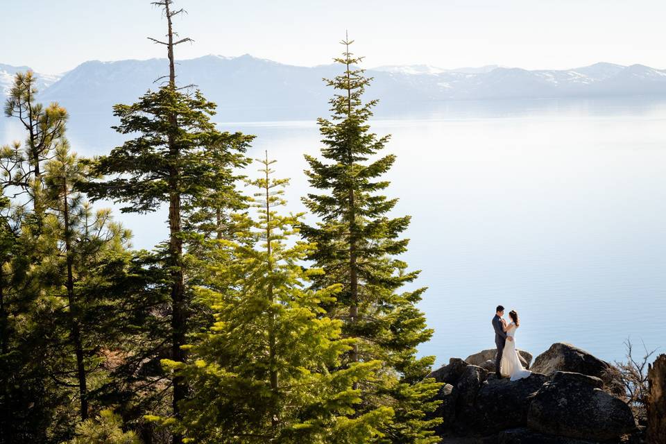 Lake Tahoe wedding couple