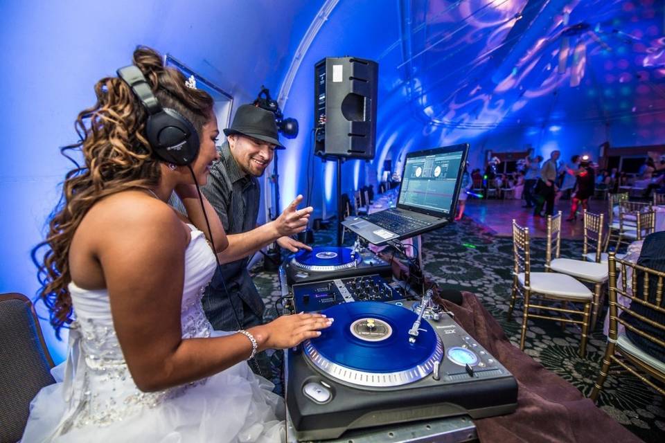 Nelson Cruz Entertainment - DJ - New York, NY - WeddingWire