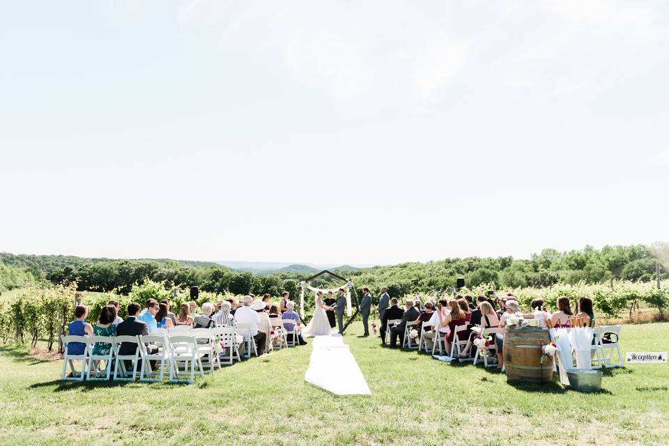 WILD HILLS WINERY WEDDING