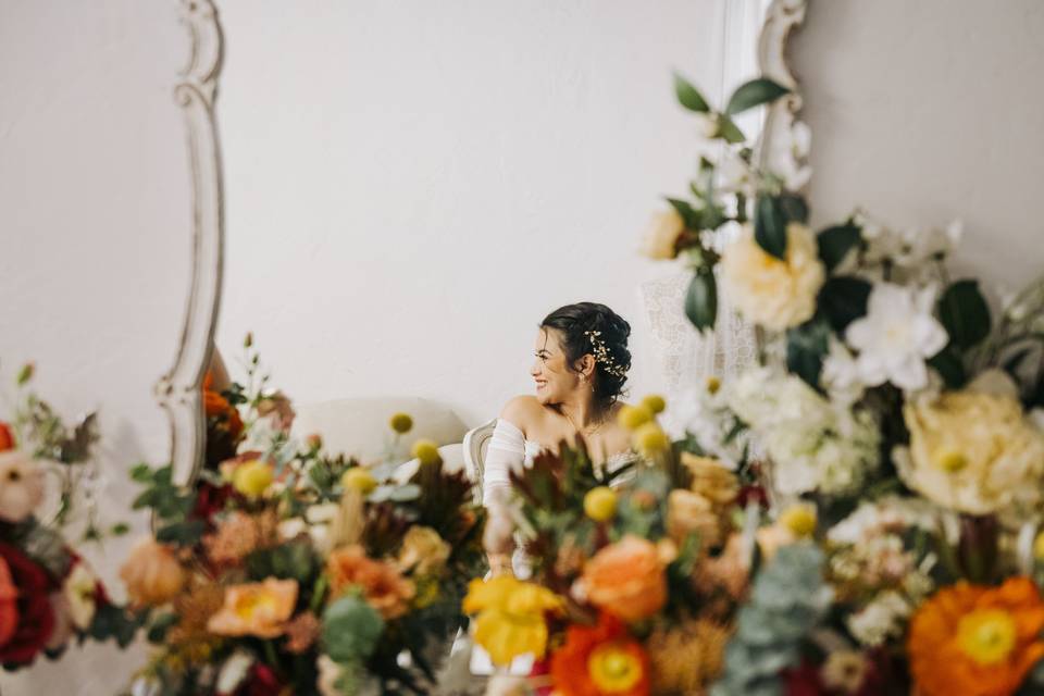 Bride and Flowers-Fresh Studio