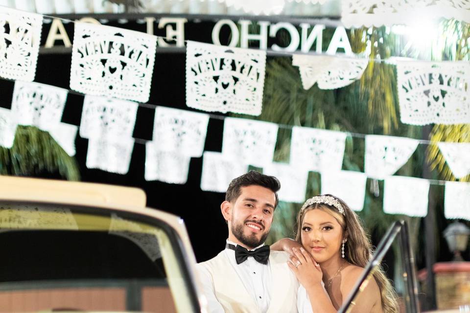 Venezy & Abel- Honey Moon