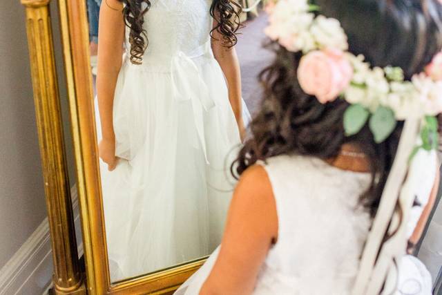 Flower girl floral crown. Photo by Alex Dzhumara Photographer.