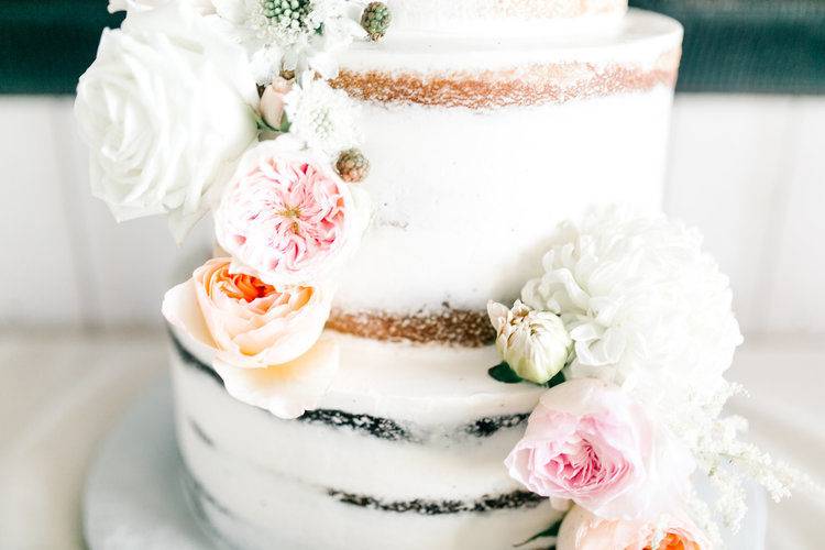 Cake flowers. Vienna Glenn Photography.