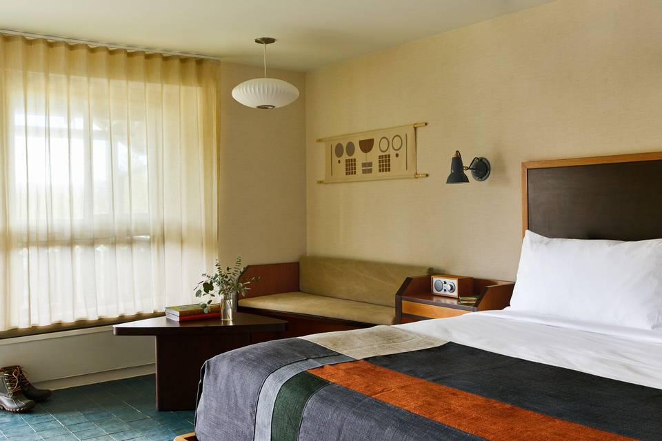 King Room at TRMO (OUTPOST)