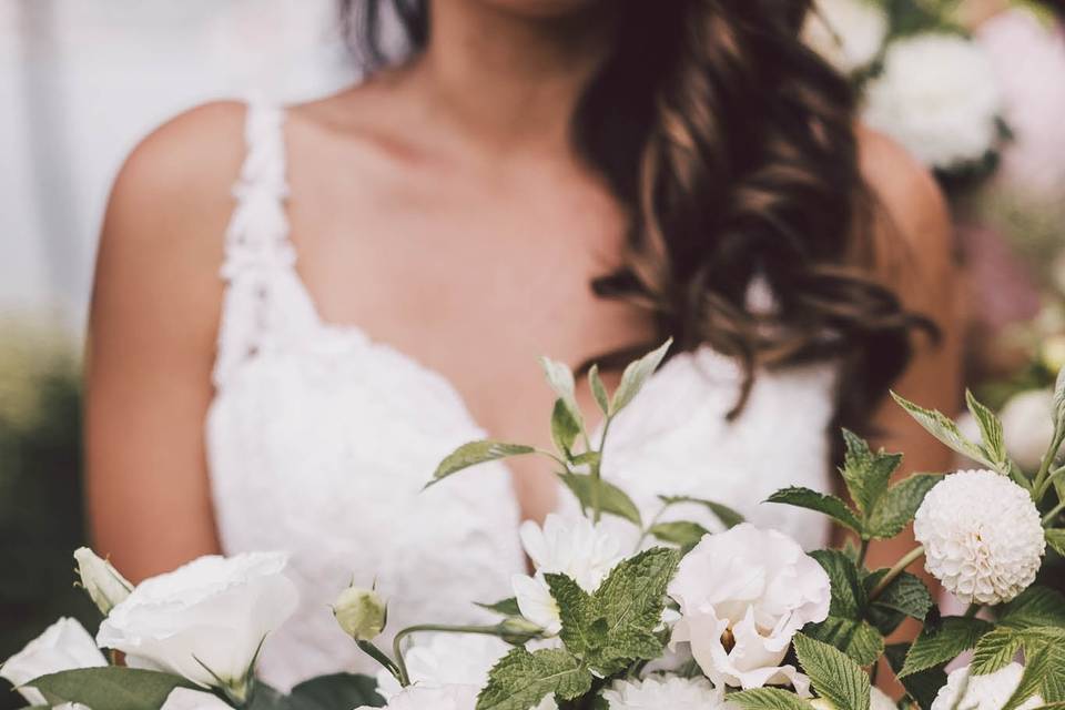 White and blush bouquet