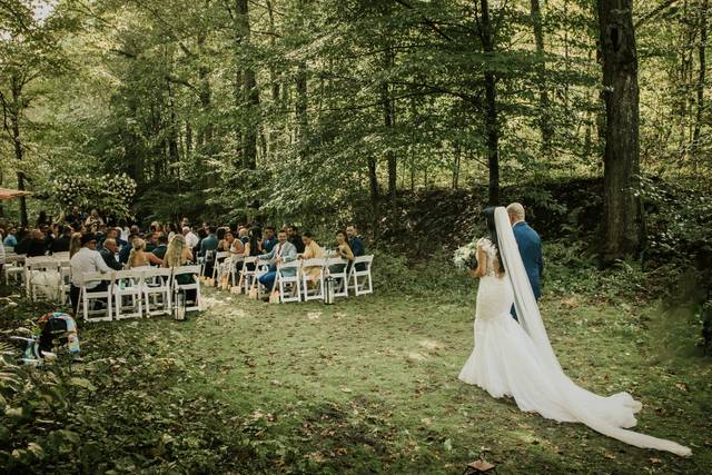 Her comes the bride...