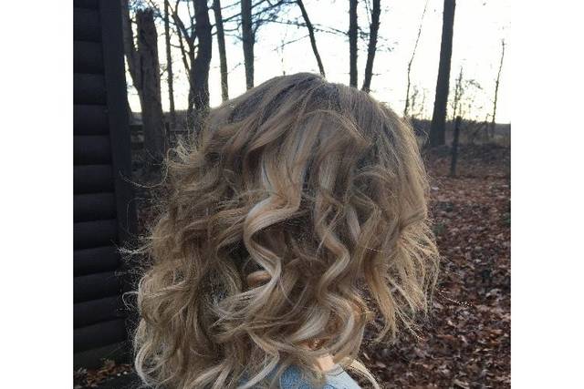 Romantic curls