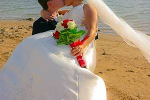 Kiss by the water