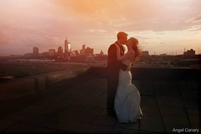Couple kiss