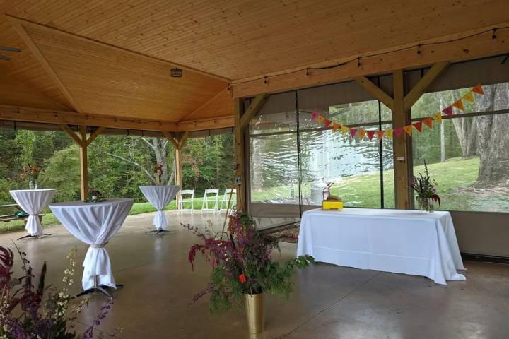Decor in the pavillion