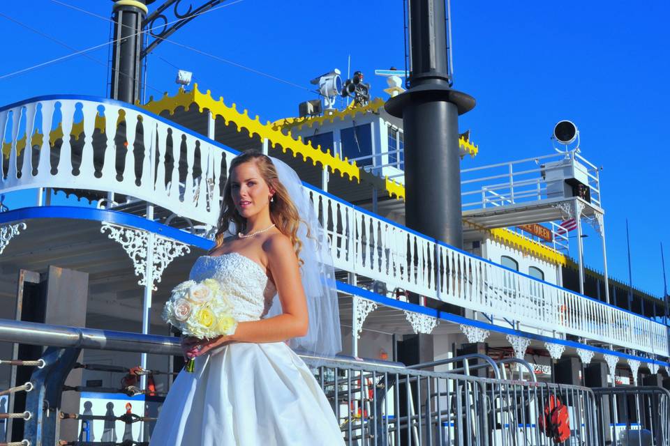 Paddlewheeler Creole Queen