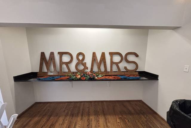 Mrs & Mrs