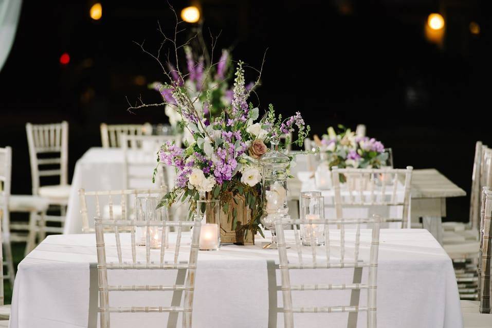 Floral table centerpiece