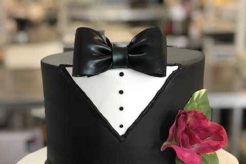 Tux themed cake