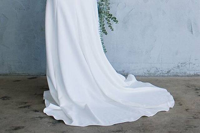 Exposed back style