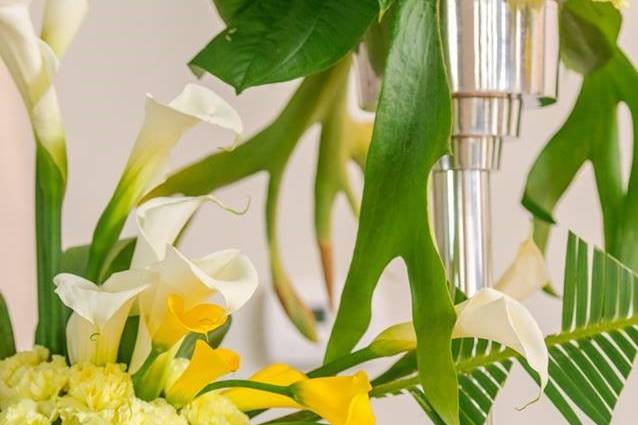 Yellow Centerpieces