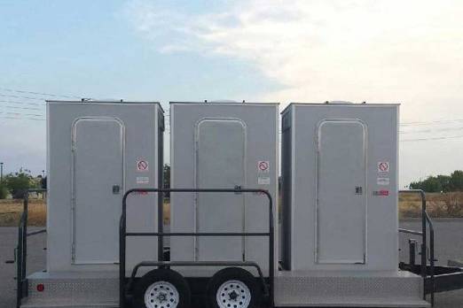 Three stall trailer
